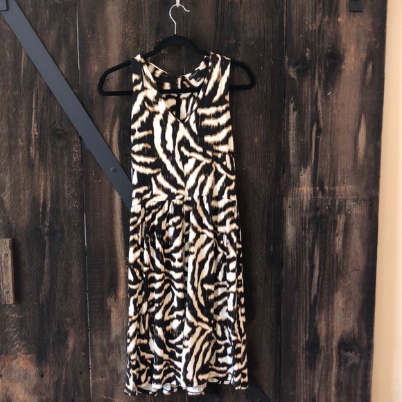 Ann Taylor Dresses & Skirts - Ann Taylor dress with cutouts on the back = sexy!